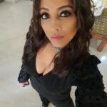 Meghna Naidu Instagram – Supposed to be a boomerang but this is random photo at its best 😍

#workisfun 
#workmode 
#promotion 
#marathifilm 
#meghnanaidu 
#surlagude Famous Studio