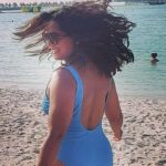 Meghna Naidu Instagram - Love is in the Hair 💕 #photooftheday #happyhair #loveyourself #meghnanaidu #beachvibes #beachlife #rasalkhaimah #grateful