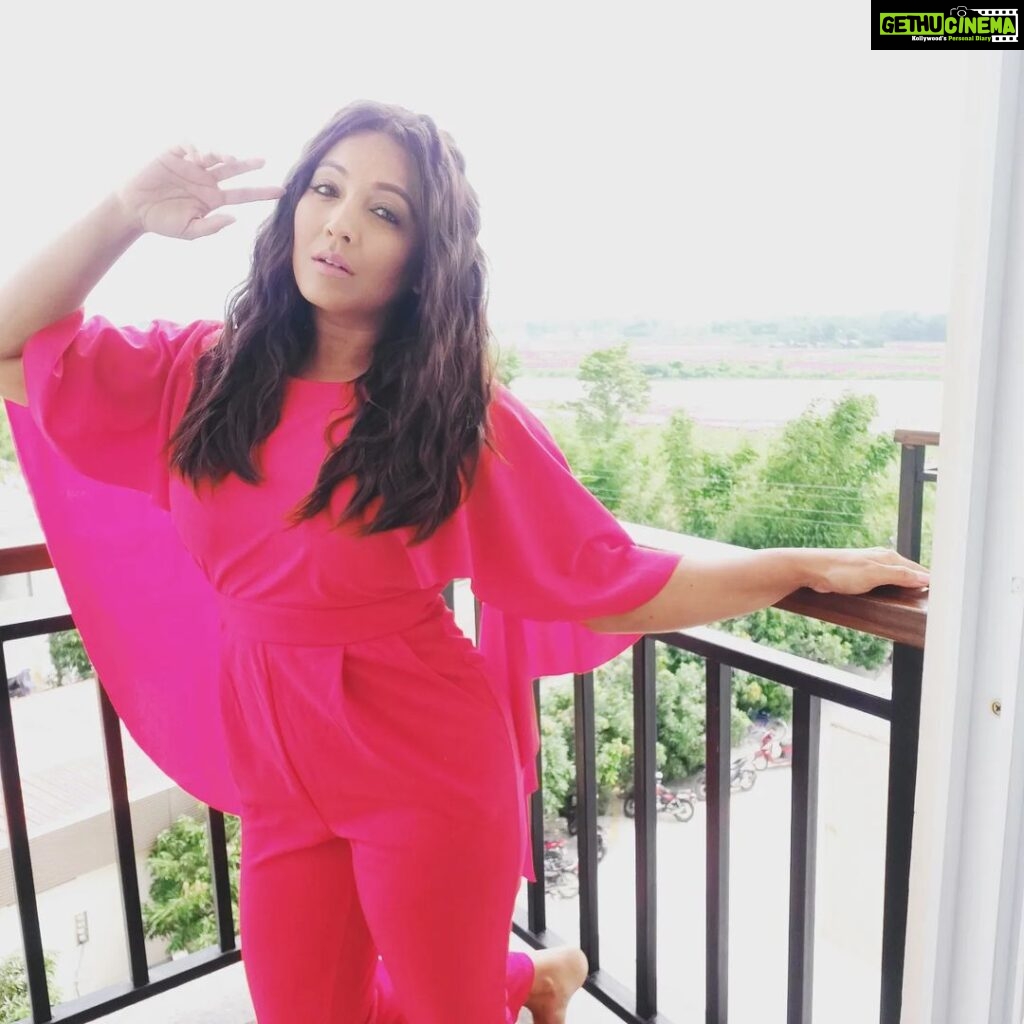 Meghna Naidu Instagram - When In doubt wear RED or PINK !!! Whatever colour you see 🤣 #workhardplayhard #meghnanaidu #worklife #eventready #redismycolor #RED #nepal #indianme #instafun