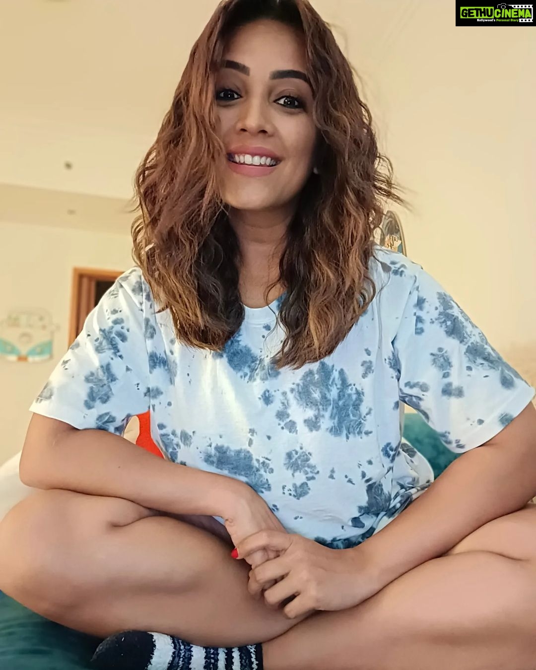 Meghna Naidu Instagram - I smiled at each and every one today, of course even the grumpy ones smiled back !!! Smile is a good deed too, it may make someone's day π #smiletoday #happygirlsaretheprettiest #happinessstartswithyou #meghnanaidu