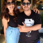 Meghna Naidu Instagram - And then I bump into the main man who created magic with "Kaliyon ka Chaman" @harryanand so good to see you 💃💃💃 #kaliyonkachaman #musicvideo #bollywoodsongs #musictrends #trendingsongs Mumbai, Maharashtra