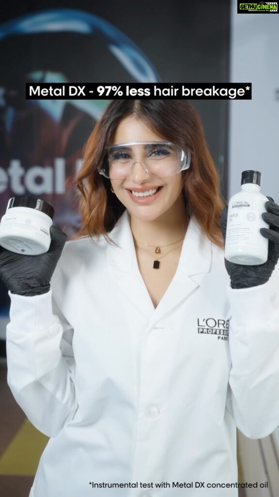 Miesha Saakshi Iyer Instagram - Hey guys, I stepped into the world , where beauty meets technology at L’Oreal Professionnel’s Research and Innovation Centre! From cutting edge technology, to ground breaking formulas, this visit was an unforgettable experience. I got to unveil so much about my favorite Metal DX range and how it protects our hair from the metals present in hard water. The Glicoamine test left me in awe as I saw firsthand how it neutralizes metals in our hair fiber and reduces breakage by 97% I Can’t wait to try out these amazing products at home! #AD #MetalDX #LorealProindia #LorealProfindia #HairCare @lorealpro_education_india @lorealpro