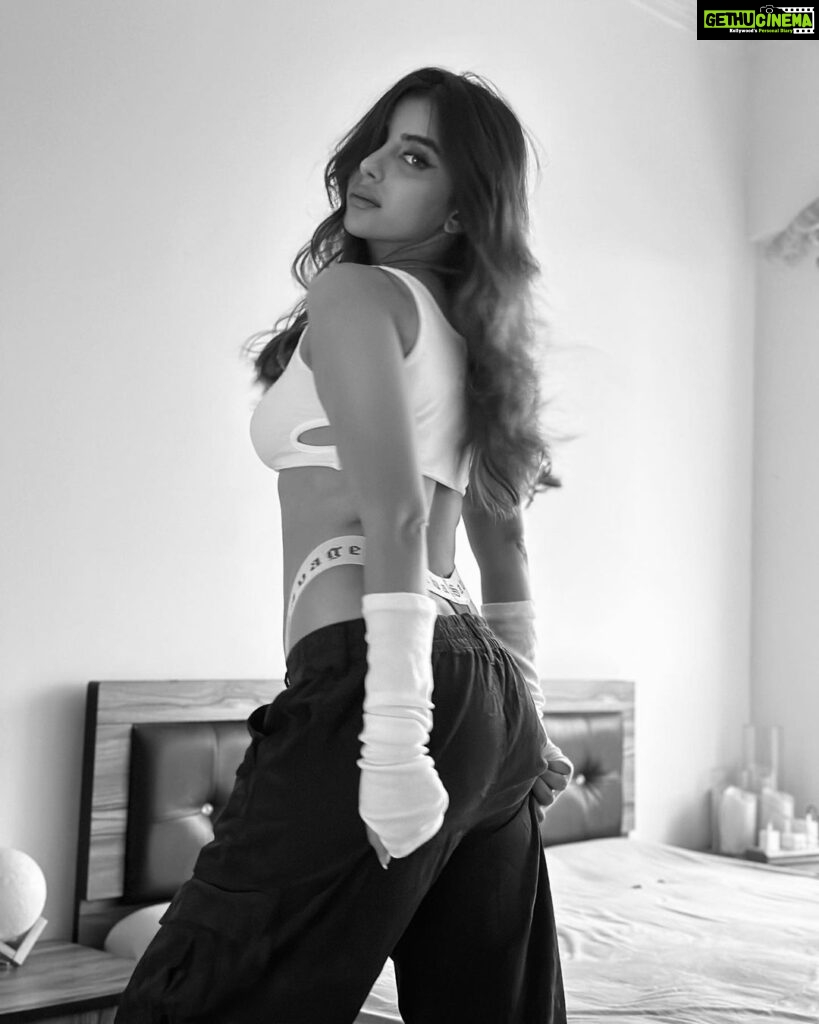 Miesha Saakshi Iyer Instagram - Feeling it slow, Over this dream… Wearing @beeglee