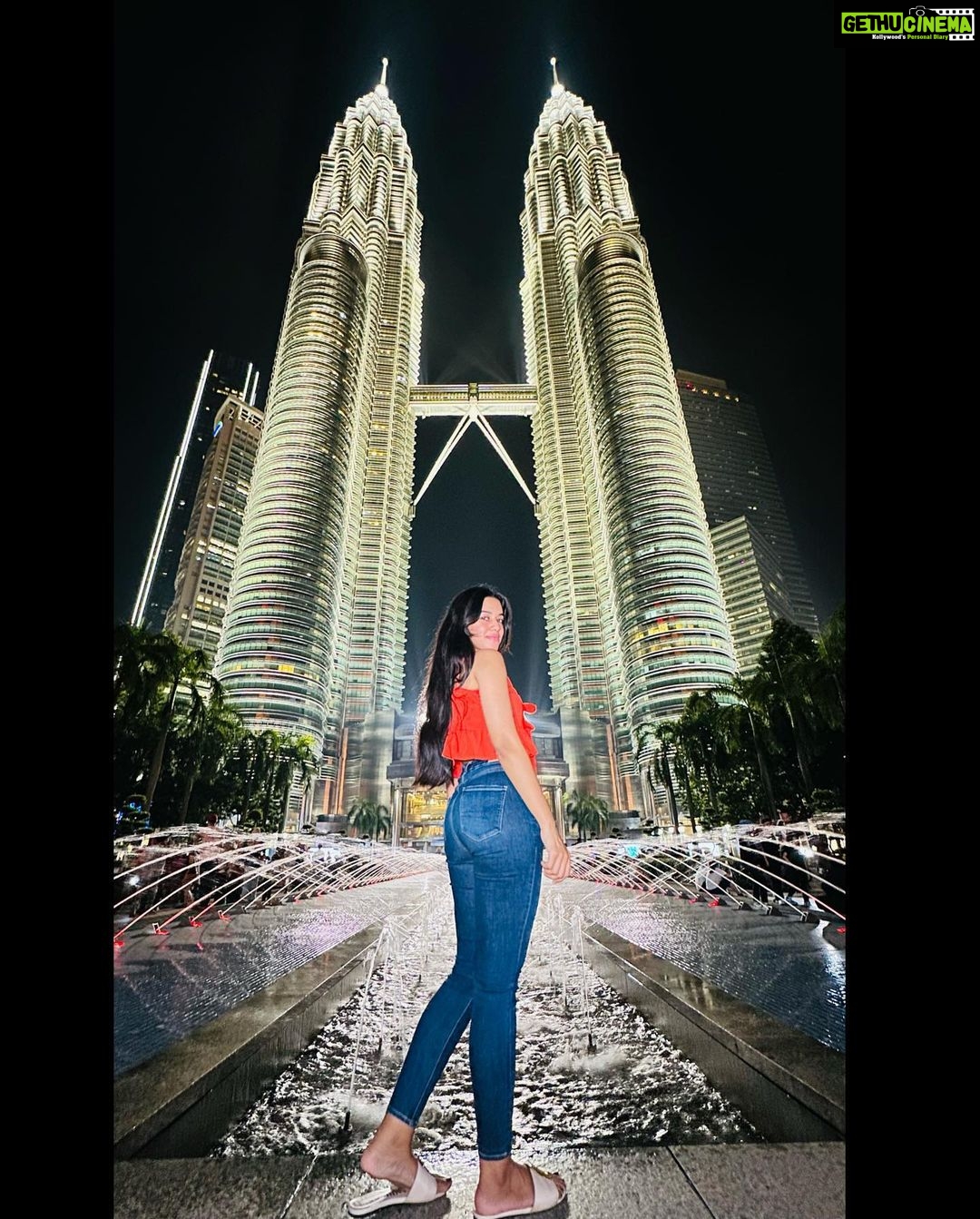 Mirnalini Ravi Instagram - Peachy keen 🩶 Twin Towers, Malaysia