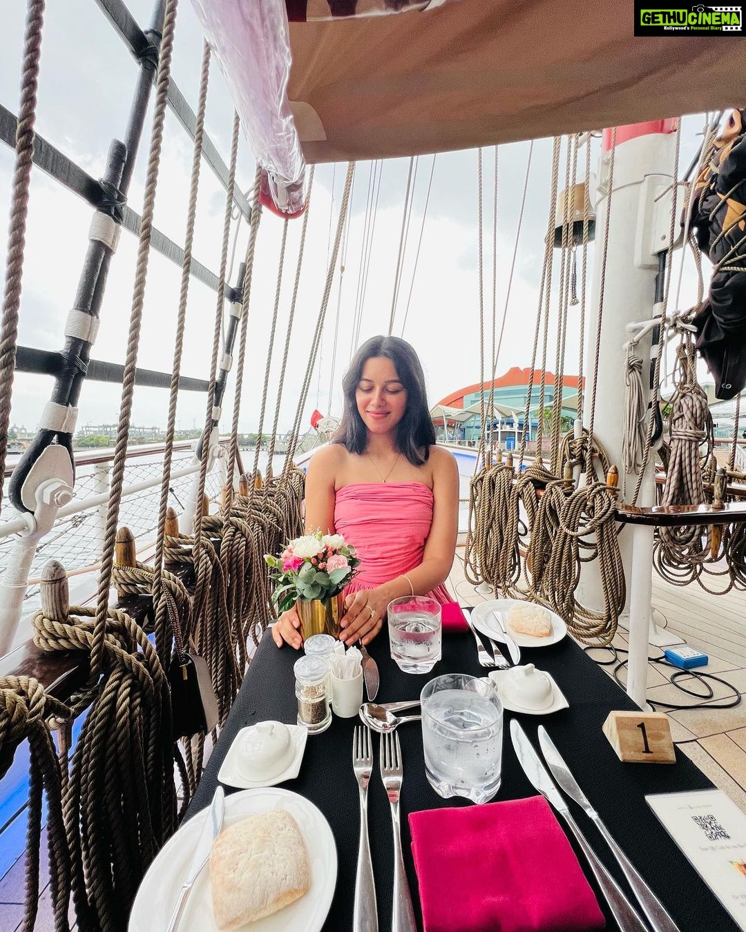 Mirnalini Ravi Instagram - To the most Romantic cruise dinner nights iv ever been to with Me & Myself 💗💁🏻♀️ Thank you @royalalbatross for giving me an extravagant experience & also the most delicious meal ever ! @madura_travel_service Wearing @theprlabel #theroyalalbatross #sunsetdinnercruise #breakfastcruise #dogcruise #piratesahoy #citylights #celebration #TallShipAdventure #SunsetsAreBack #sailaway #luxurydining #luxury #experience #singapore #tourism #SingaporeTourismAwards #passionmadepossible Tall Ship Royal Albatross