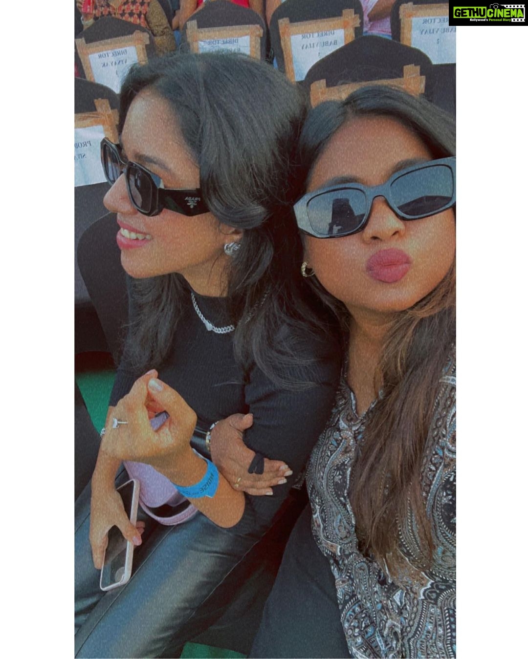 Mirnalini Ravi Instagram - Glock tucked, big t-shirt 🕶️🖤 YMCA Nandanam