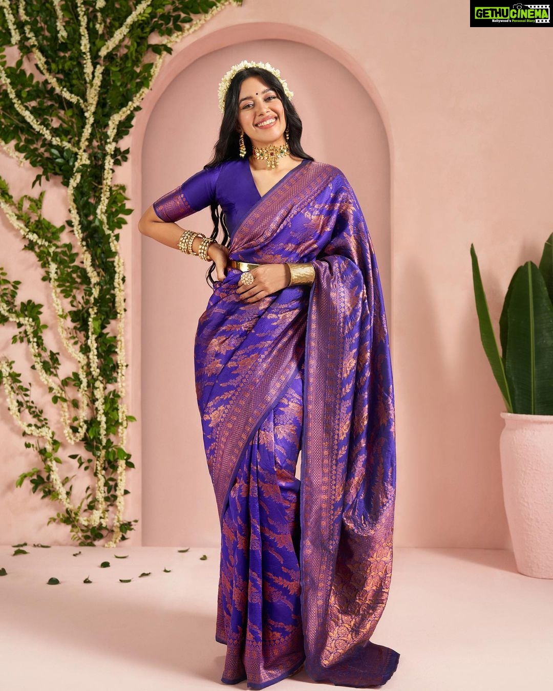 Mirnalini Ravi Instagram - #Ad Flipkart has just launched an exclusive ethnic wear collection called 'Naari' By Divastri'. It is launched with the objective of giving consumers a variety of ethnic wear style options across sarees and ethnic sets. With this special launch, Divastri brings to you high quality women's ethnic outfits, at unbelievable prices. So what are you waiting for? Go shop this exclusive collection at the #BigBachatDhamaal Sale on Flipkart. Hurry! Offers end soon! @flipkartlifestyle @flipkart @divastri_ethnicwear
