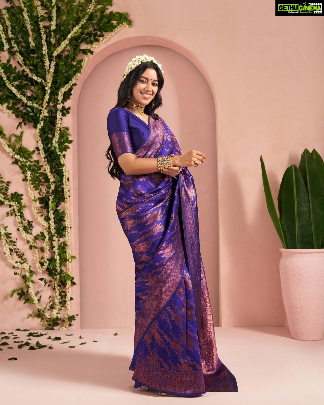 Mirnalini Ravi Instagram - #Ad Flipkart has just launched an exclusive ethnic wear collection called 'Naari' By Divastri'. It is launched with the objective of giving consumers a variety of ethnic wear style options across sarees and ethnic sets. With this special launch, Divastri brings to you high quality women's ethnic outfits, at unbelievable prices. So what are you waiting for? Go shop this exclusive collection at the #BigBachatDhamaal Sale on Flipkart. Hurry! Offers end soon! @flipkartlifestyle @flipkart @divastri_ethnicwear