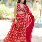 Mirnalini Ravi Instagram - Hey Siri , play What Jhumka ?💃