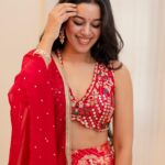 Mirnalini Ravi Instagram - Hey Siri , play What Jhumka ?💃