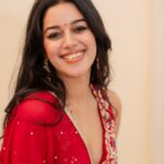 Mirnalini Ravi Instagram - Hey Siri , play What Jhumka ?💃