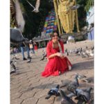 Mirnalini Ravi Instagram - Murugan thunai ❤️🙏🏻 Batu Caves, Kuala Lumpur, Malaysia