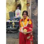 Mirnalini Ravi Instagram - Murugan thunai ❤️🙏🏻 Batu Caves, Kuala Lumpur, Malaysia