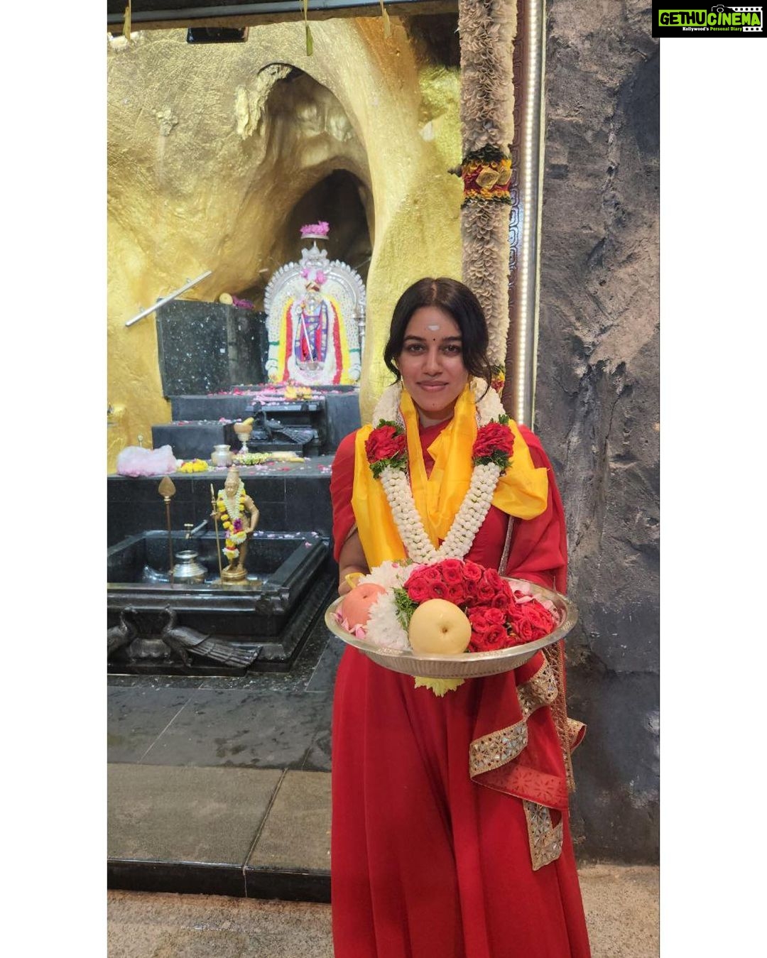 Mirnalini Ravi Instagram - Murugan thunai ❤️🙏🏻 Batu Caves, Kuala Lumpur, Malaysia