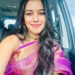 Mirnalini Ravi Instagram - Don’t you wanna just Come along for the ride? PS - oh had to give Credits Saree - Amma’s Blouse - Amma shopped a matching blouse from a random store & she fit it to my size Make up & Hair - Me & Mine Bangalore, India