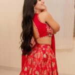 Mirnalini Ravi Instagram - Hey Siri , play What Jhumka ?💃