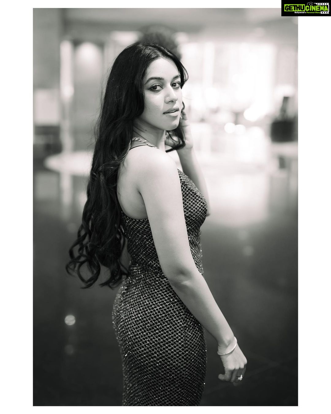 Mirnalini Ravi Instagram - I knew you were TROUBLE when you walked in 🫣