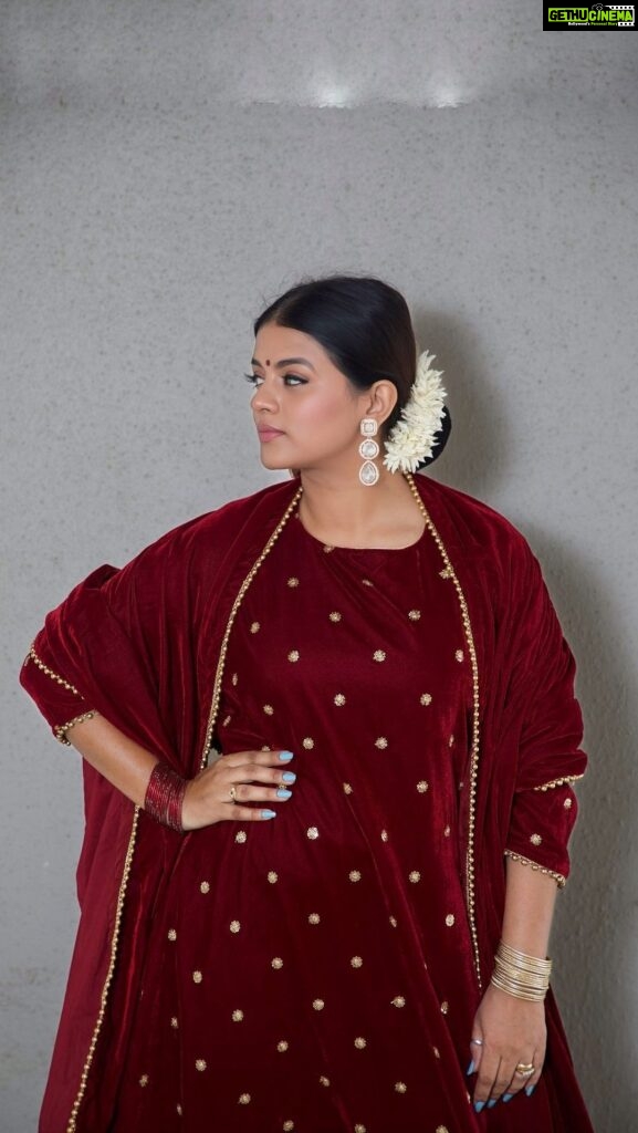 Mitali Nag Instagram - Help me choose my Rakshabandhan outfit ♥ . . Stylist @rimadidthat Anarkali @shauryasanadhyalabel Jewellery @adwitiyacollection Outfit & Jewellery PR @mediatribein 🎥 @ethan.mascarenhas . #mitaalinag #fashion #rakshbandhan #trendingaudio #indianactress [ supra sound, megastar ] Mumbai - मुंबई