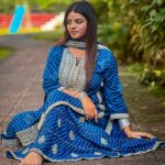 Mitali Nag Instagram – Taking away all your blues 💙
.
.
.
Stylist @the_neerajpandey 
Outfit @scakhi 
.
.
.
[ Indian wear, Indian actress, traditional wear, festive look, dusky beauty, mitaali nag, heeriye song, trending audio ] Mumbai – मुंबई