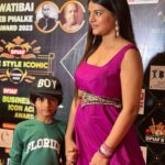 Mitali Nag Instagram – Yesterday was a landmark day in our lives…
Our first award as “Most entertaining Mom Son duo”!!! 
Pls zoom the second pic to see my #chocolateeyedboy’s name ♥️♥️
Ty Dadasaheb Phalke Icon awards for this honour and appreciation ♥️🧿♥️
.
.
PR @kritikapandeyk 
Outfit @kimpereiraofficial 
Earrings @adwitiyacollection 
Belt @kash_designs2021 
Jewellery PR @mediatribein @rimadidthat 
.
.
#mitaalinag #momson #indianactress #award #333 #trendingaudio megastar photography day Mumbai – मुंबई