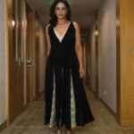 Mona Singh Instagram - #CLASSIC #ÈLÈGANTE @monajsingh for #madeinheavenseason2 #trailerlaunch #primevideo @primevideoin @tigerbabyofficial @excelmovies #comingsoon Styled by @smriti.schauhan Wearing - @studiomoonray Hair - @pujashrijain with @ishansupriyamilind MUA - @rupeshryadav Costume team- @_amritaverma_ and @pavitrachopra Bracelet and butterfly studs 🦋- @azotiique @rahejavarun Earring 💎 - @aquamarine_jewellery Ring 💍- @tribebyamrapali Stilletos 👠 - @stevemaddenindia 👜 - @stevemaddenindia 📷 - @dev.yami Talent Managed by - @sunnykripalani #styledbyme #MIH #MIHS2 #vintage #classic #vintagestyle #vintageblackglamour