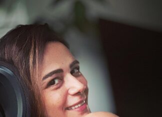 Mona Singh Instagram - Today’s a good day to have a good day ❤️😌 pic courtesy @gauravgera 🥰🎈