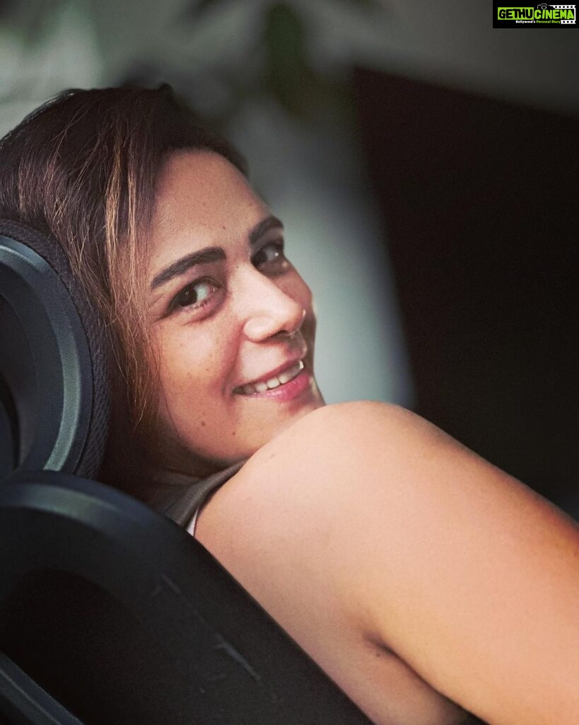 Mona Singh Instagram - Today’s a good day to have a good day ❤😌 pic courtesy @gauravgera 🥰🎈