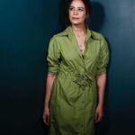 Mona Singh Instagram - Feeling great in green💚 Styled by : @smriti.schauhan Outfit : @_huemn Makeup : @khyati_malhotra_makeup Hair : @pujashrijain Choker stacks and rings : @inezeofficial Stone pendant necklace & earrings : @vasundharajewelry Styling asst : @pavitrachopra #MadeInHeaven #bulbuljohri