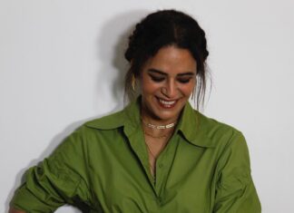 Mona Singh Instagram - Feeling great in green💚 Styled by : @smriti.schauhan Outfit : @_huemn Makeup : @khyati_malhotra_makeup Hair : @pujashrijain Choker stacks and rings : @inezeofficial Stone pendant necklace & earrings : @vasundharajewelry Styling asst : @pavitrachopra #MadeInHeaven #bulbuljohri