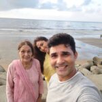 Mouli Ganguly Instagram - Beach love 💗