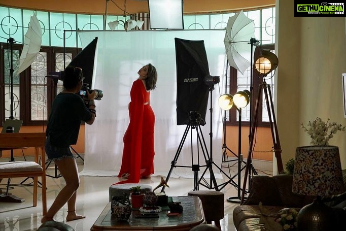 Mumtaz Sorcar Instagram - Introducing ‘Annie’ from “TASVEER “ a @muktiprime original…. More information coming soon…. 😉 @muktiprime @its_amitavaa #anirbanbasuroy @gopi_bhagat05 @ishathakkar1