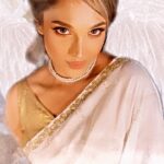 Mumtaz Sorcar Instagram - ‘We look up at the same stars but see such different things..’ .❤️⭐️. . (@somnath2194💄 @fashion_sougata🥻)