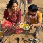 Mumtaz Sorcar Instagram - “Samaresh Babu’r Projapoti”, behind the scene… 🎬🎥🦋🧿 Living life the rural way… 😄 @subratduttaofficial Purulia