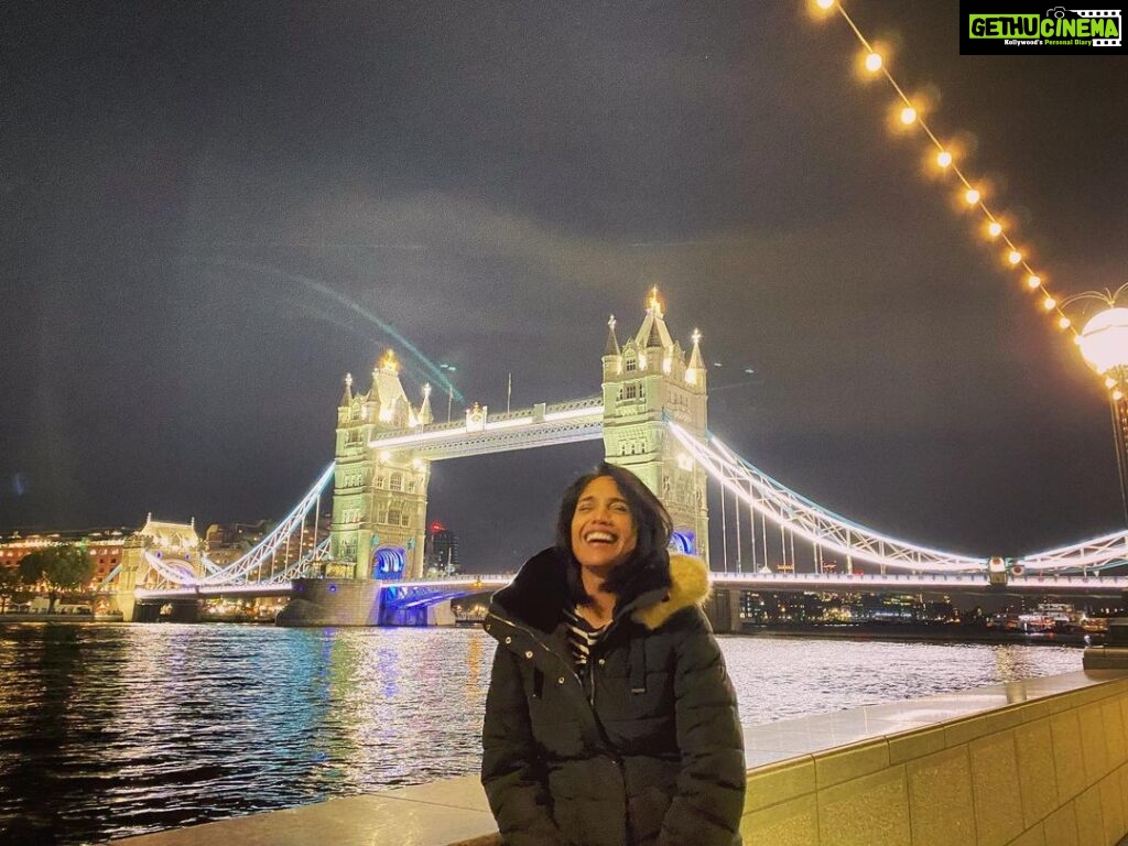 Mumtaz Sorcar Instagram - Happiness…. 😁🇬🇧 Tower Bridge