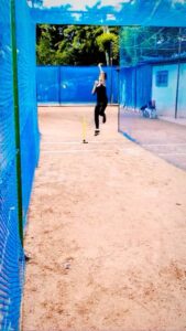 Mumtaz Sorcar Instagram - Getting there... Long way to go.. 🏏 Training session onnnn...
This is the best part about being an actor. One gets to live so many lives in one lifetime...and this time I'm living the life of a cricketer. 🎬
Training to play cricket like an ace cricketer....it's tough 😅 specially when you've never played the game in your life! 😄😋
#shabaashmithu #womaninblue