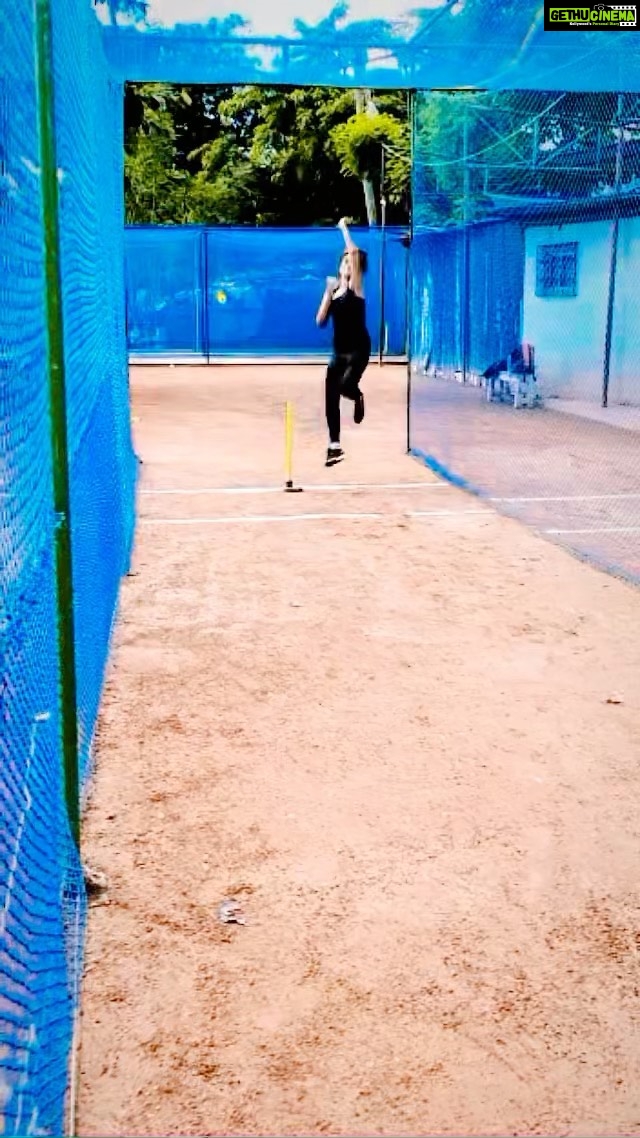 Mumtaz Sorcar Instagram - Getting there... Long way to go.. 🏏 Training session onnnn... This is the best part about being an actor. One gets to live so many lives in one lifetime...and this time I'm living the life of a cricketer. 🎬 Training to play cricket like an ace cricketer....it's tough 😅 specially when you've never played the game in your life! 😄😋 #shabaashmithu #womaninblue