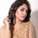 Mumtaz Sorcar Instagram - Celebrating Bengali cinema with the Black lady 😉😄. @filmfare (💄 @somnath2194 , 👗 @fashion_sougata , 📸 @photography_abhisek )