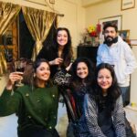 Mumtaz Sorcar Instagram - Wishing everyone a very happy, joyous and magical New Year! ❤️💫 . . Eyes full of dreams and hearts filled with hope, we bid the last year goodbye and welcomed 2022 with wide arms apart! 🥂 Enjoyed a quiet and peaceful dinner at home with family and friends. (After shooting for half the day I cannot imagine that I actually managed to cook dinner: herbed roast chicken, mushroom risotto and berry pudding…🥘 that too on time! 😋..I keep surprising myself 😄)