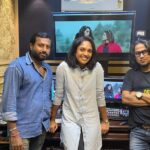 Mumtaz Sorcar Instagram - Sneak peek…😉 Dubbing for one of my next films.. “Lakeerein hain toh rehne do- Free” 🎬🎙🎞