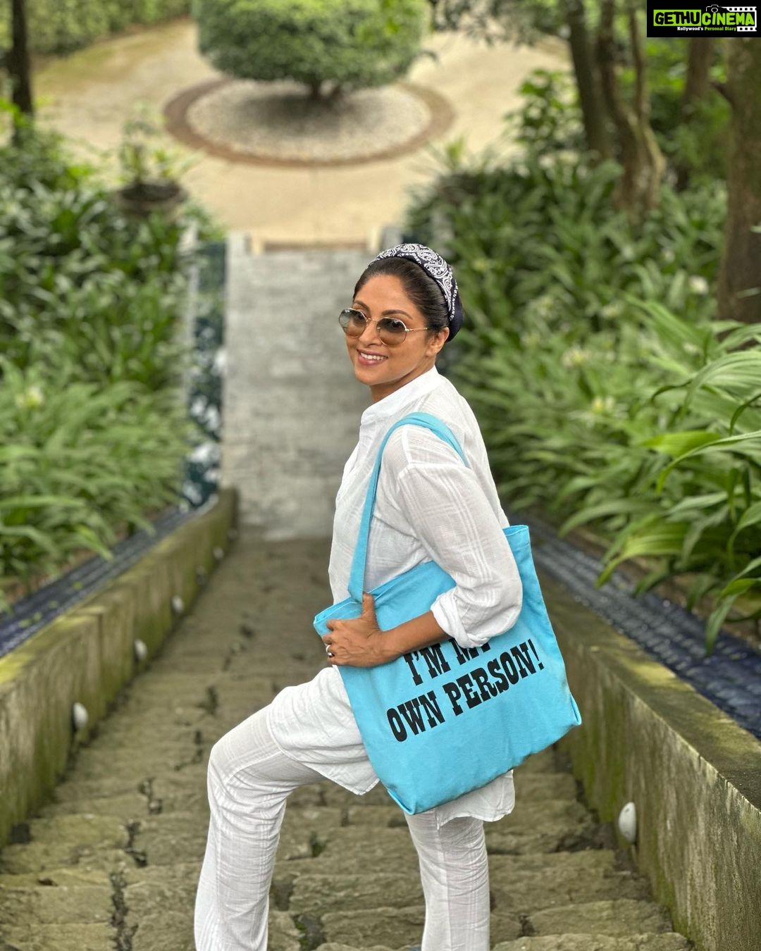 Nadhiya - 47.8K Likes - Taking time off to relax and unwind💙😇
#relax #chillvibes
#anandainthehimalayas