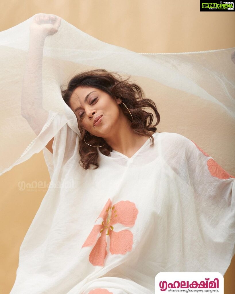 Nadhiya Instagram - Enjoyed my recent fun and cheerful photo shoot with Grihalakshmi 🧡- put together by a very talented team✨- magazine is out on the stands right now😊 Photography - @plan.b.actions Styling - @arjun_vasudevs HMUA - @femy_antony__ Styling team - @_anaaaaan_ Editorial - @grihalakshmi_ Interview by @rekha.nambiartm Wardrobe - Lime green Jumpsuit: @houseofambaram Floral White Kaftan: @roukabysreejithjeevan Bottle Green bandhini Attire: @byhand.in #photoshoot #magazine #style #fashion
