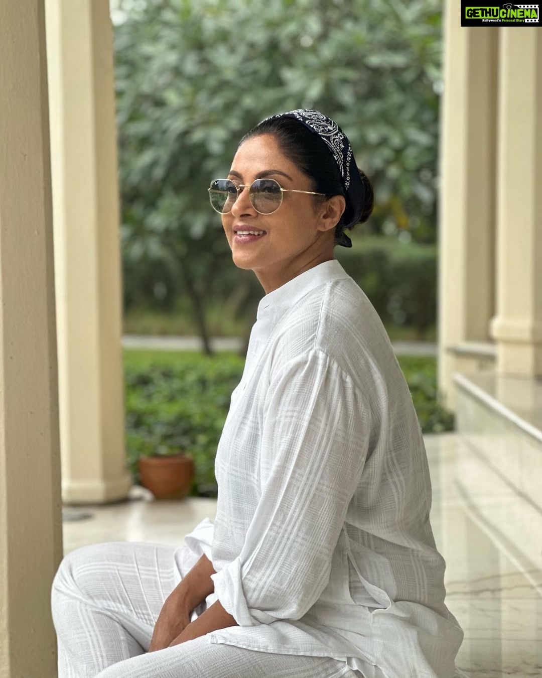 Nadhiya - 47.8K Likes - Taking time off to relax and unwind💙😇
#relax #chillvibes
#anandainthehimalayas