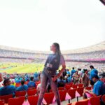 Naira Shah Instagram – Hum Jeet gayyyyyyyyee!!!! 🤩
(What a vibe to experience India VS pak in the stadium ! #goosebumps )

#bleedblue#indiavspakistan##indiavspakistan #worldcup #indvspak #viratkohli #india #cricket  #wc #cricketmatch #worldcupcricket #indiacricket  #worldcupmatch #indiacricketteam Narendra Modi Stadium – Ahmedabad