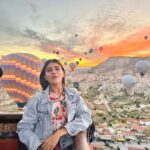 Naira Shah Instagram – Words can’t describe this life time experience! 
It was magical #sunrise
P.S survived the ride with my hair intact🙈💕

#blessed#thankfull#grateful#happy#cappadocia#turkey#iamadventurous#checkedfrombucketlist Turkey – Cappadocia