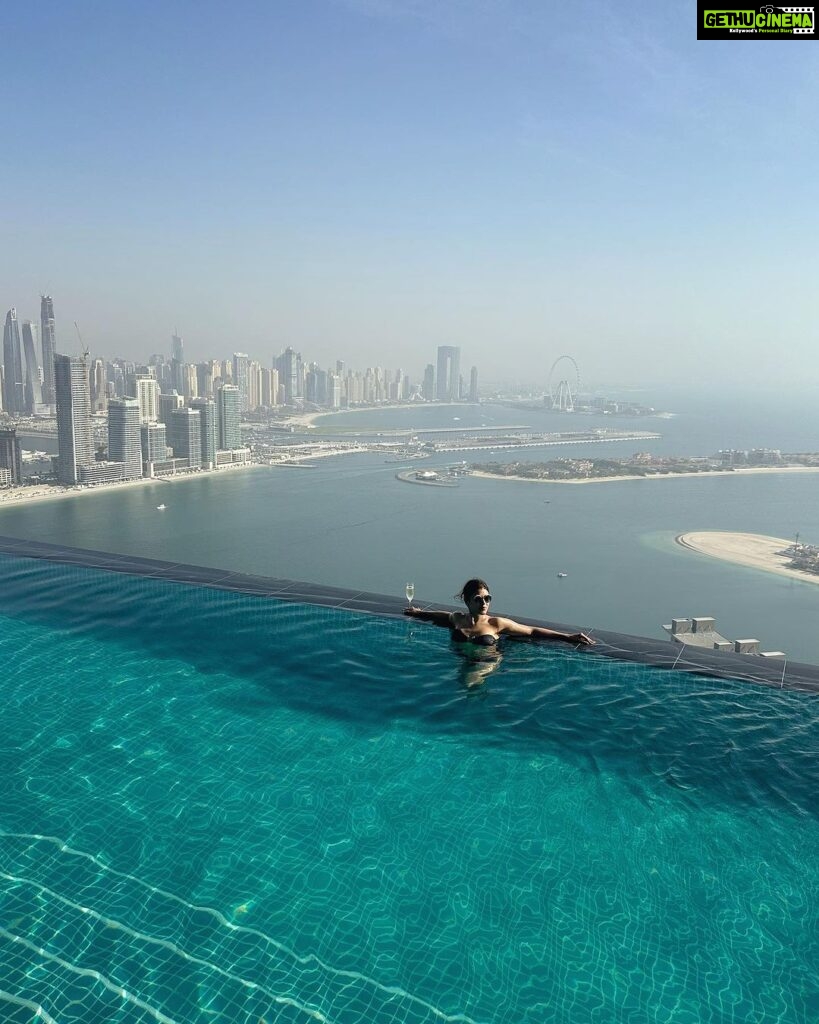 Naira Shah Instagram - Sunkisssed chilling! 🥂 Aura Skypool Dubai
