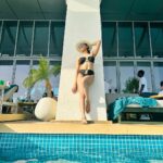 Naira Shah Instagram - Sunkisssed chilling! 🥂 Aura Skypool Dubai