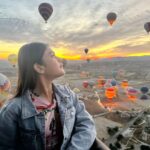 Naira Shah Instagram – Words can’t describe this life time experience! 
It was magical #sunrise
P.S survived the ride with my hair intact🙈💕

#blessed#thankfull#grateful#happy#cappadocia#turkey#iamadventurous#checkedfrombucketlist Turkey – Cappadocia