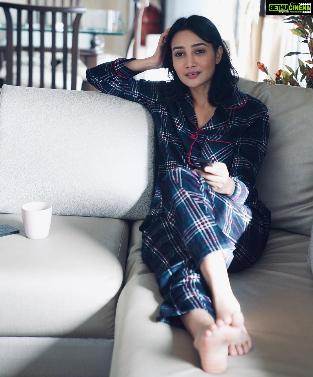 Nalini Negi Instagram - "Embracing the new day with a smile 😊☀️ #GoodMorning" #picture #pictureoftheday #pictures #pictureperfect #instagood #love #photooftheday #beautiful #nature #foodie #fashion #selfie #motivation #weekendvibes #explore #friends #happiness #grateful #gratitude #positivity #positivevibes #laugh #fun #mood #moodgram