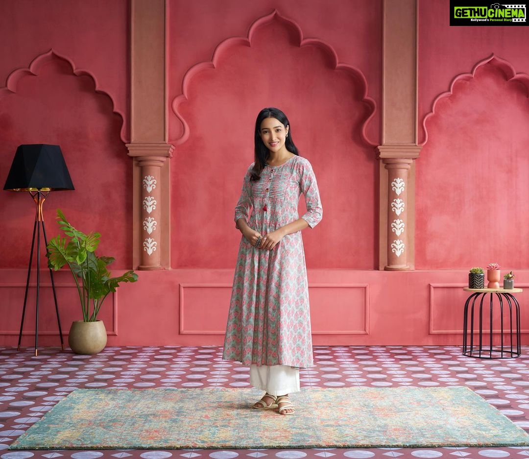 Nalini Negi Instagram - Chasing dreams and capturing moments. πΈ @mholani π @ankitamanwanimakeupandhair π @kareena.s @jaipurkurti #shoot #photography #shooting #model #photoshoot #photo #photooftheday #love #fashion #instagram #instagood #photographer #portrait #picoftheday #like #style #follow #modeling #nature #beauty #makeup #likeforlikes #beautiful #gratitude #grateful #happiness #instadaily #loveyourself