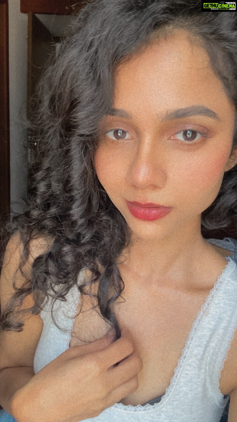 Namita Krishnamurthy Instagram - There are many hurdles in an actor’s life. But some can be handled easily. When it came to caring for my skin, I chose the best option possible for me- Profhilo by Alma Lasers, a bio remodeling skin treatment which boosted my skin’s hydration, glow, and laxity. I love my results and love feeling like my most beautiful self. Thank you @almalasers_india for making me feel like I am a masterpiece! #IamaMasterpiece #InternationalWomensDay #LookGoodFeelGood #BeautyMeansConfidence #AlmaforAll #hyaluronicacid #authenticbeauty #everyoneisamasterpiece @teamworkcommunicationsgroup @profhilo_india @almalasers_india